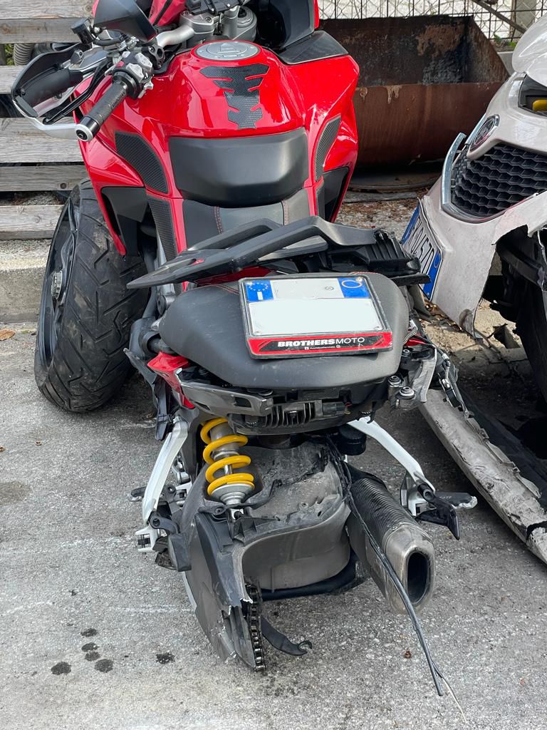 Ducati Multistrada incidentata
